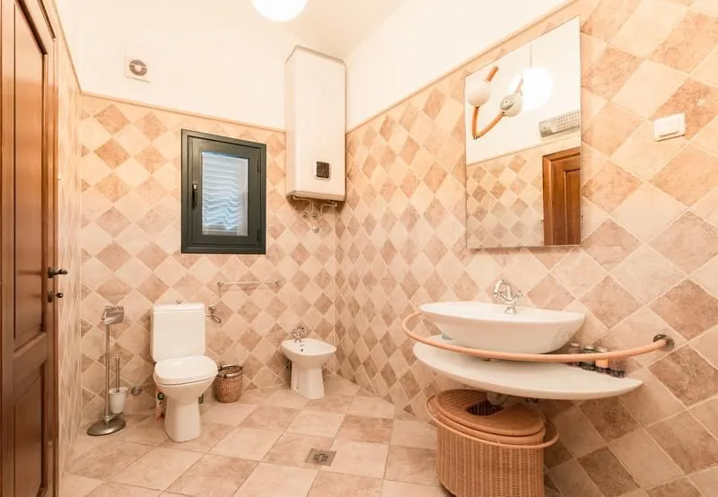 Sale, house, 365m², Dobrota, Kotor