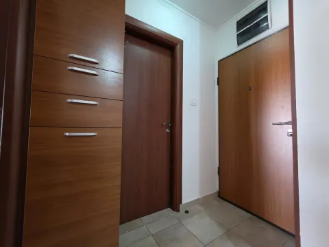 Rent, one bedroom apartment, 38m², 1 maj, Podgorica - image 11