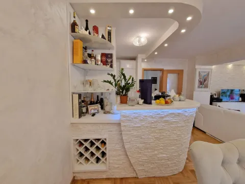 Sale, two bedroom apartment, 90m², Budva, Crna Gora - image 14