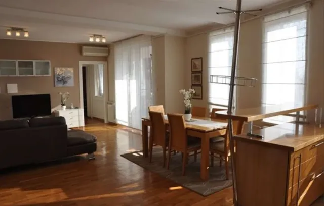 Rent, four bedroom apartment, 120m², Stari Grad, Beograd