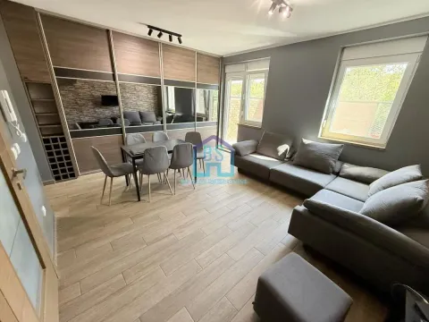 Sale, four bedroom apartment, 73m², Alibegovac, Petrovaradin