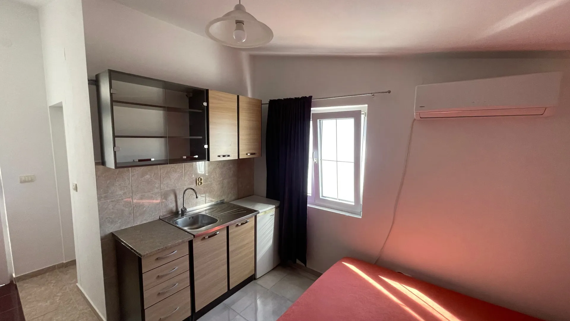 Izdavanje, jednosoban stan, 25m², Bjeliši, Bar