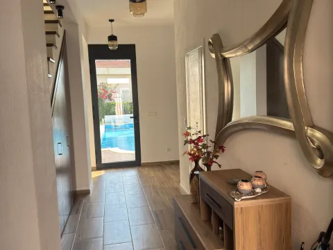 Prodaja, kuća, 342m², Centar, Bar - image 10