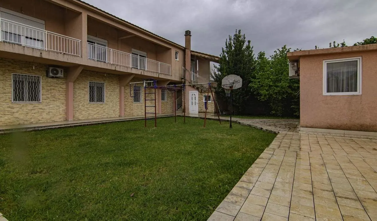 Prodaja, kuća, 400m², Danilovgrad, Crna Gora