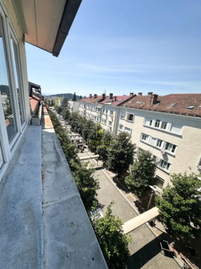 Prodaja, dvosoban stan, 75m², Centar, Podgorica