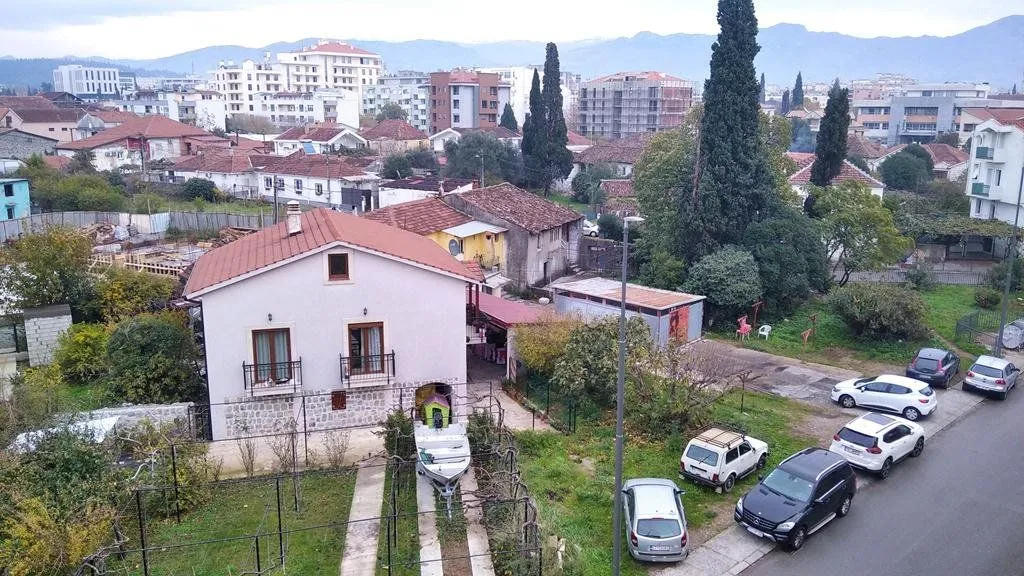 Izdavanje, jednosoban stan, 56m², Ljubović, Podgorica