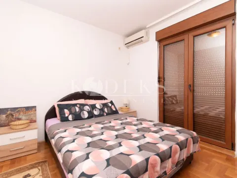 Izdavanje, trosoban stan, 71m², Stari Aerodrom, Podgorica - image 8