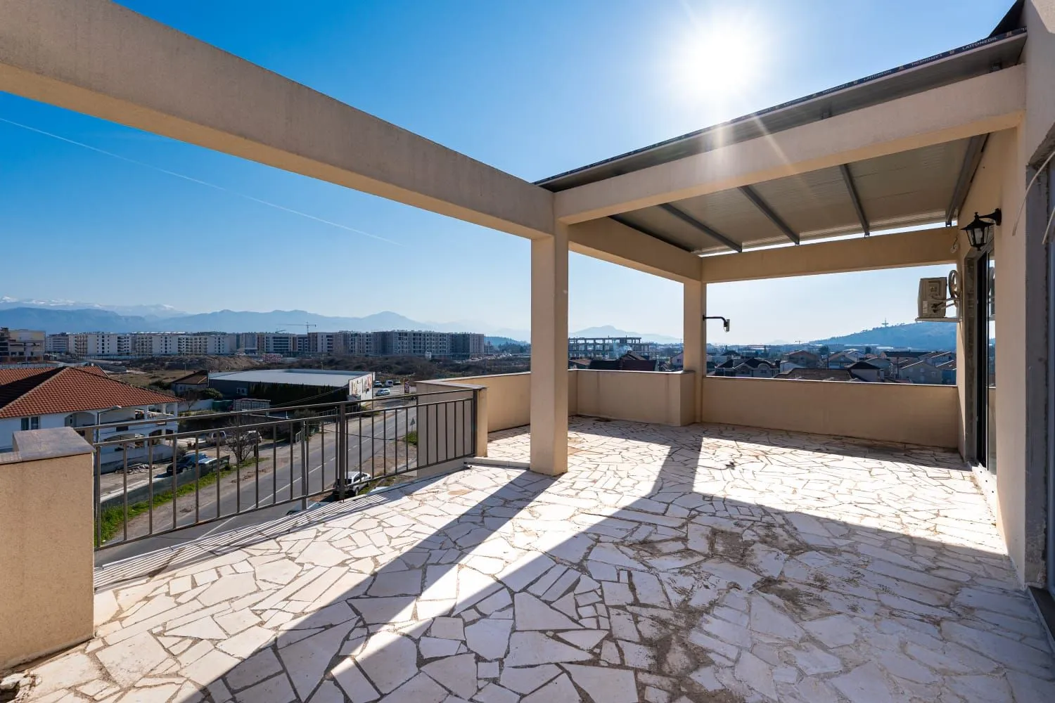 Rent, office space, 600m², Gornja Gorica, Podgorica