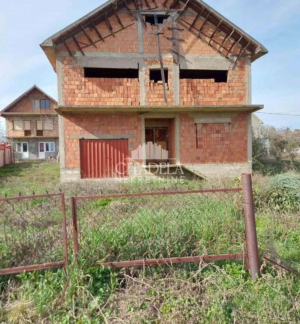 Prodaja, kuća, 180m², Lisović, Barajevo