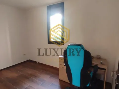 Izdavanje, poslovni prostor, 80m², Blok 5, Podgorica - image 3