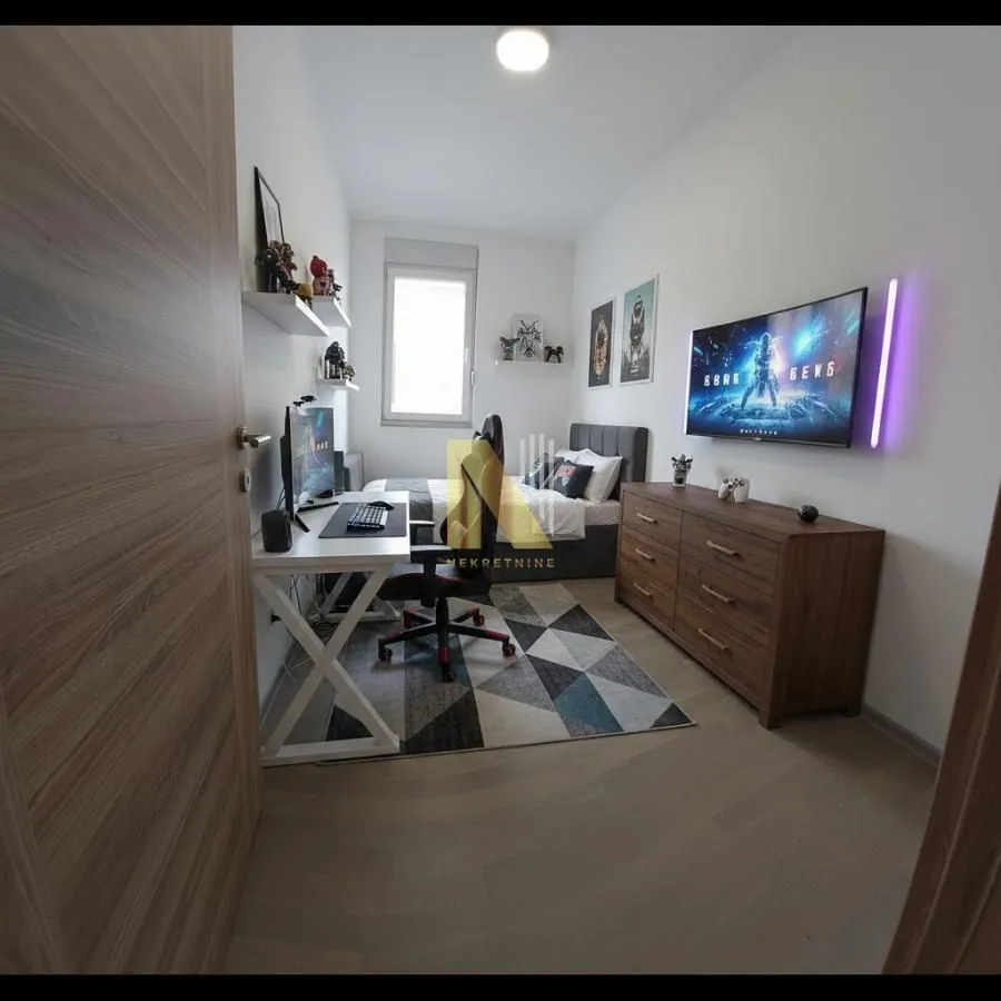 Prodaja, trosoban stan, 78m², Petrovaradin, Novi Sad