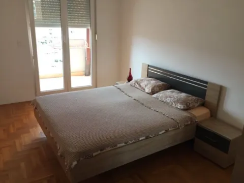 Rent, parking/garage, 52m², City Kvart, Podgorica - image 5