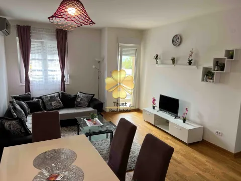 Izdavanje, dvosoban stan, 65m², City Kvart, Podgorica - image 2