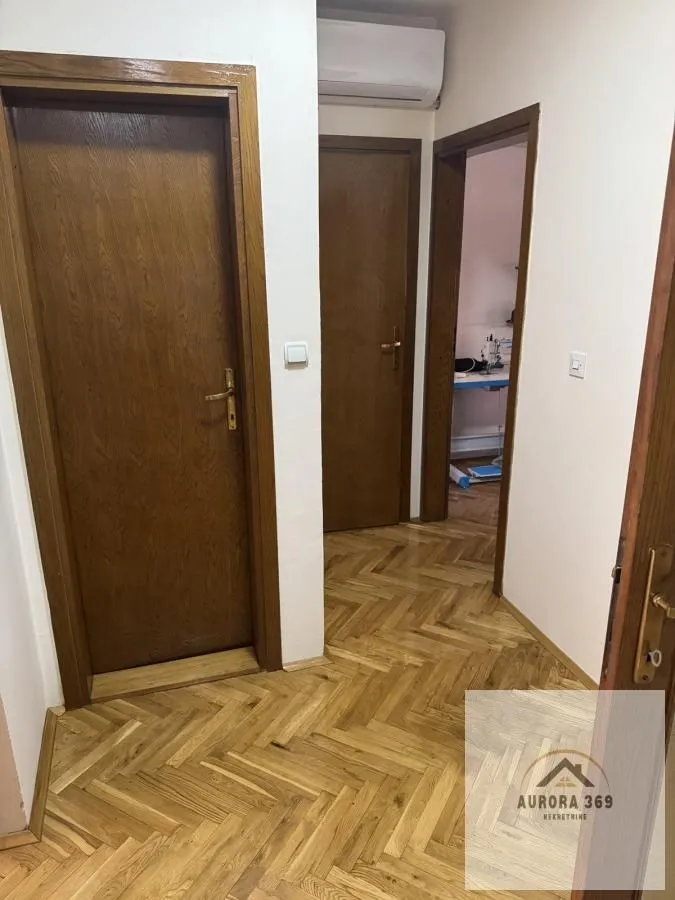 Prodaja, trosoban stan, 73m², Novo naselje, Novi Sad