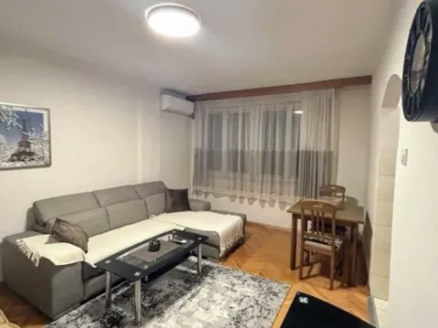 Izdavanje, garsonjera, 30m2, Preko Morače, Podgorica Izdavanje, garsonjera, 30m2, Preko Morače, Podgorica