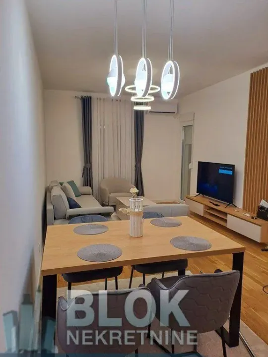 Izdavanje, dvosoban stan, 65m², Zabjelo, Podgorica