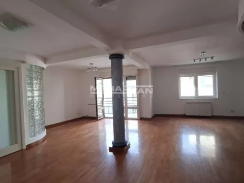 Izdavanje, četvorosoban stan, 203m², Vračar Hram, Vračar Sve Podlokacije - image 3