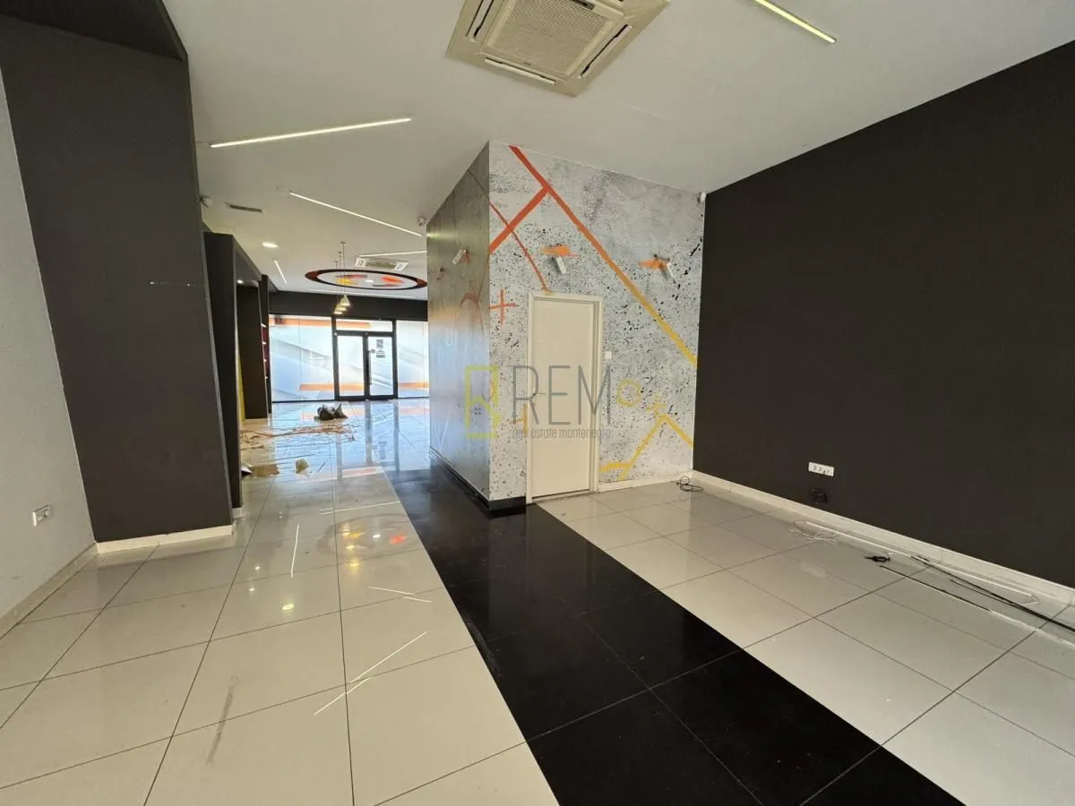 Rent, office space, 226m², Preko Morače, Podgorica