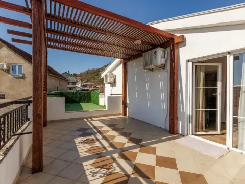 Sale, house, 234m², Tivat, Crna Gora - image 24