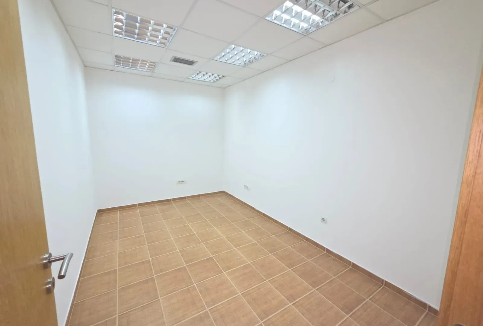 Rent, office space, 120m², Preko Morače, Podgorica