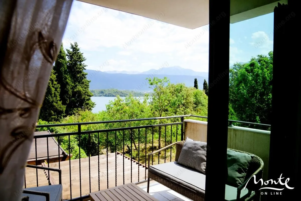 Sale, two bedroom apartment, 74m², Krašići, Tivat