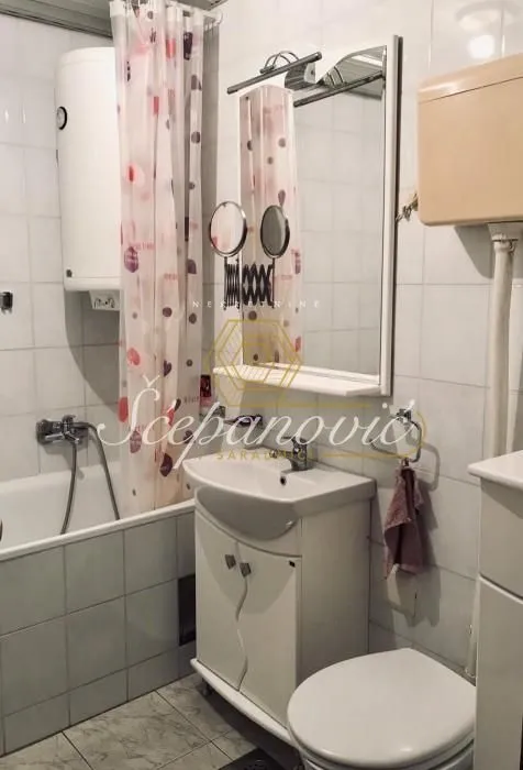 Prodaja, dvosoban stan, 53m², Bulevar Oslobodjenja, Novi Sad Sve Podlokacije