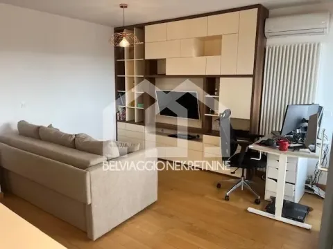 Rent, three bedroom apartment, 70m², Stari Grad, Beograd