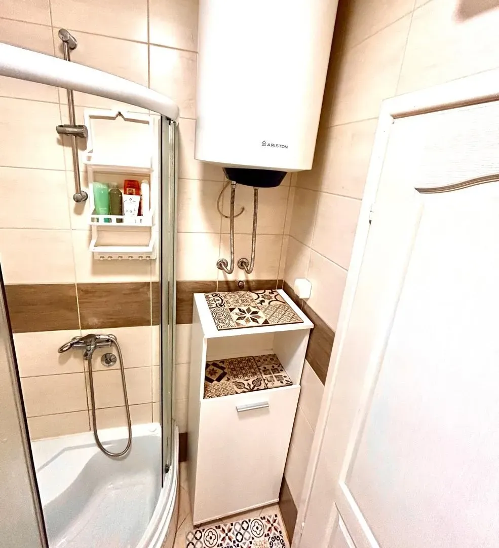 Izdavanje, jednosoban stan, 40m², Zlatica, Podgorica
