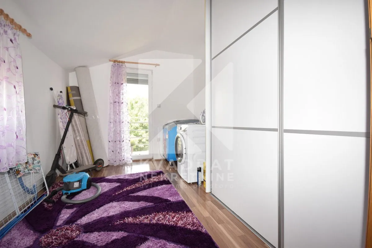 Prodaja, kuća, 220m², Donji Kokoti, Podgorica