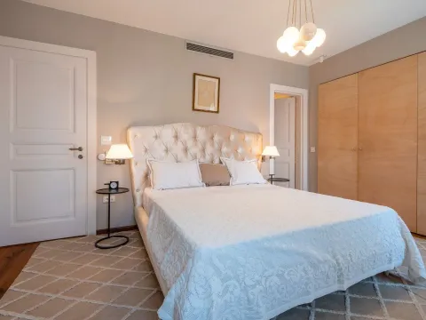 Sale, three bedroom apartment, 192m², Budva, Crna Gora - image 21