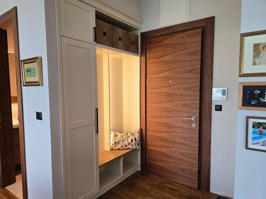 Prodaja, četvorosoban stan, 139m², Dobrota, Kotor