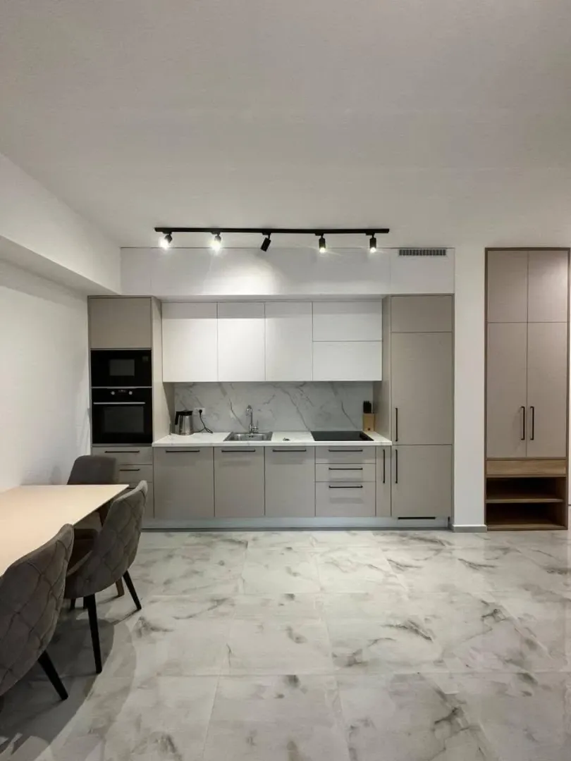 Izdavanje, jednosoban stan, 55m², Rozino, Budva