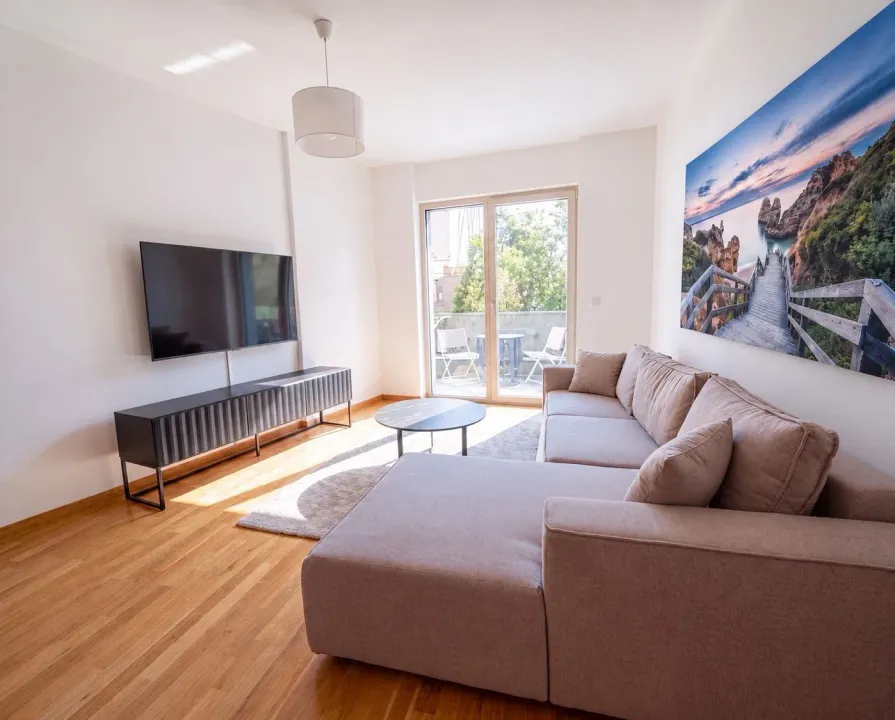 Rent, two bedroom apartment, 62m², Bečići, Budva
