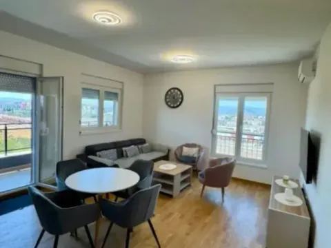 Izdavanje, dvosoban stan, 66m², Stari Aerodrom, Podgorica - image 4