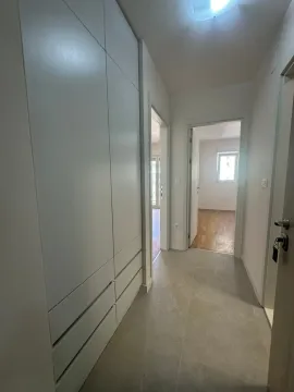 Izdavanje, jednosoban stan, 40m², Pobrežje, Podgorica - image 4
