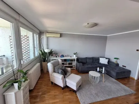 Sale, three bedroom apartment, 82m², Zemun Kej, Zemun Sve Podlokacije - image 3