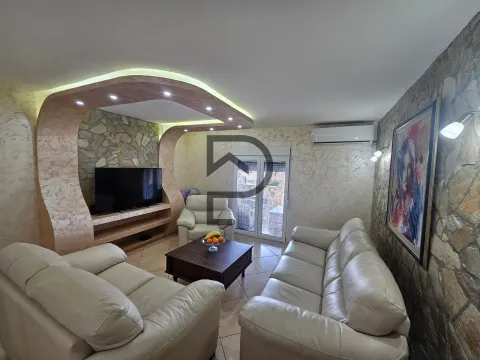 Prodaja, kuća, 200m², Podgorica, Crna Gora - image 12