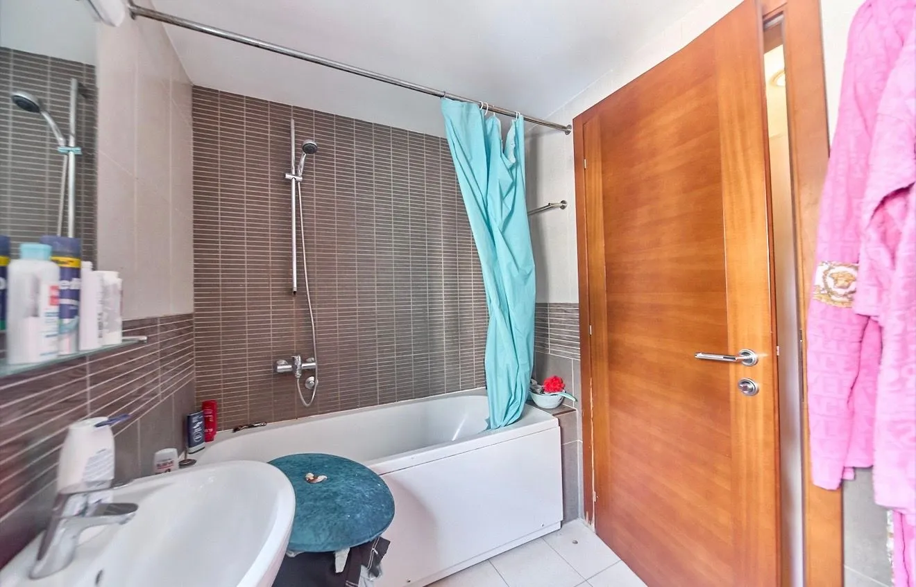 Prodaja, trosoban stan, 120m², Tološka šuma, Podgorica