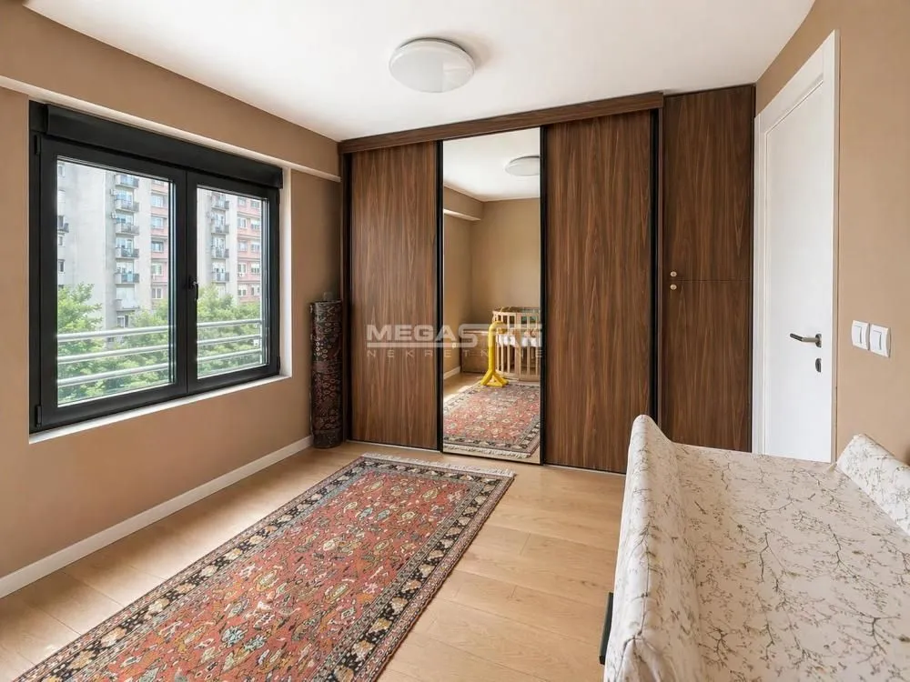 Sale, three bedroom apartment, 69m², Neimar, Vračar Sve Podlokacije