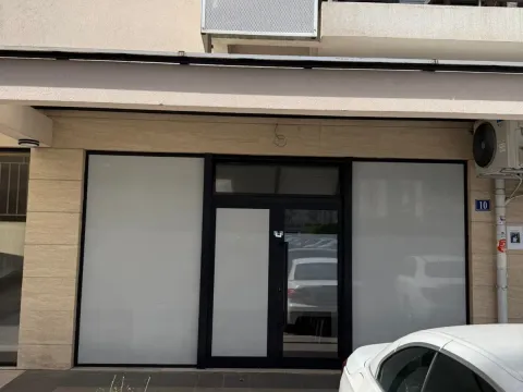 Rent, office space, 56m², City Kvart, Podgorica - image 4