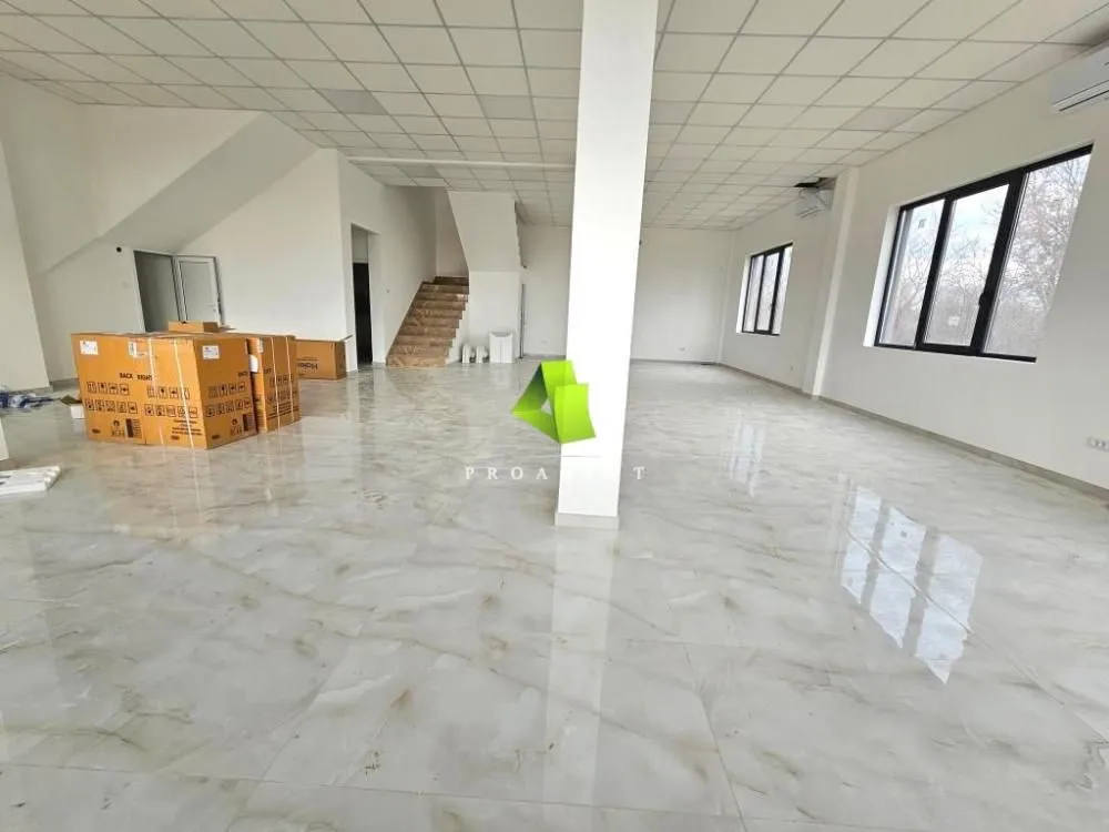 Rent, office space, 1200m², Pantelej, Niš