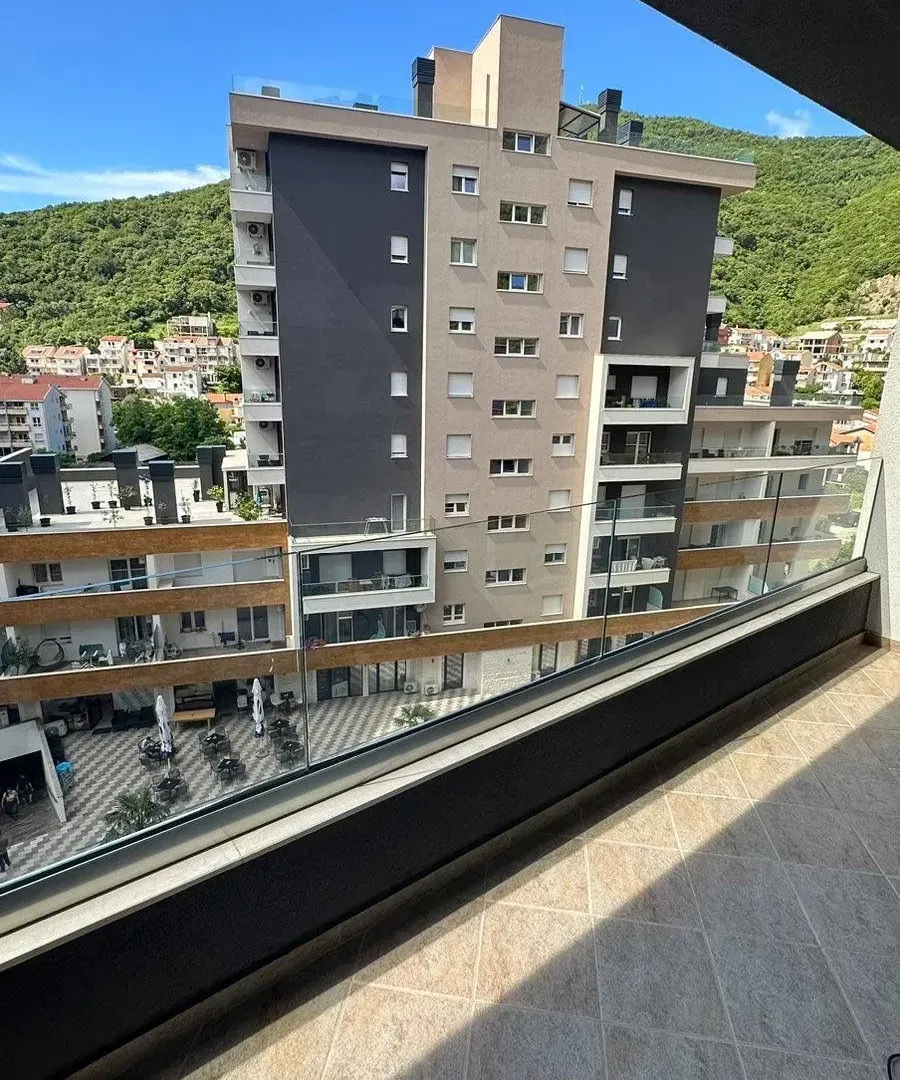 Rent, one bedroom apartment, 48m², Bijeli Do, Budva