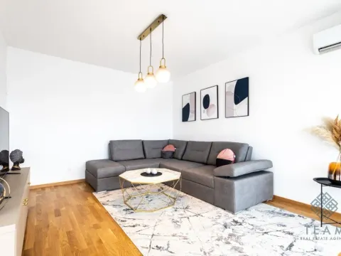 Izdavanje, jednosoban stan, 54m², Gintaš, Podgorica