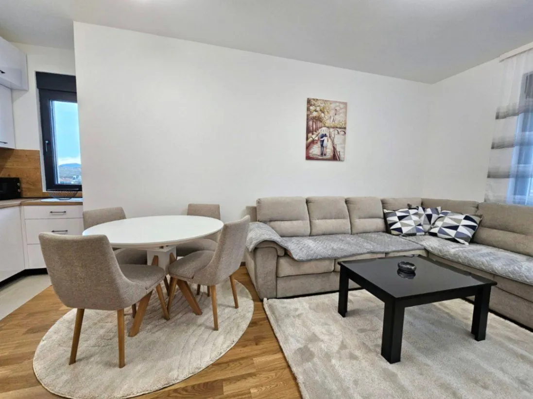 Izdavanje, dvosoban stan, 60m², New City, Podgorica
