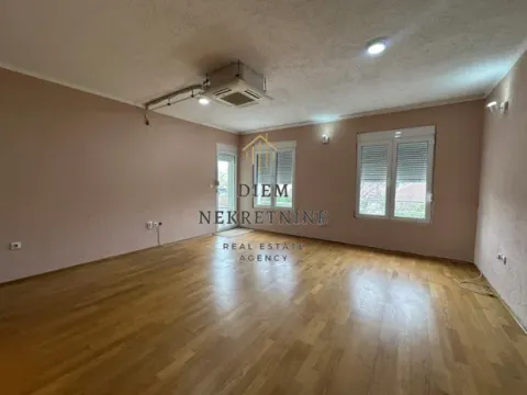 Izdavanje, dvosoban stan, 69m², Ljubović, Podgorica - image 11