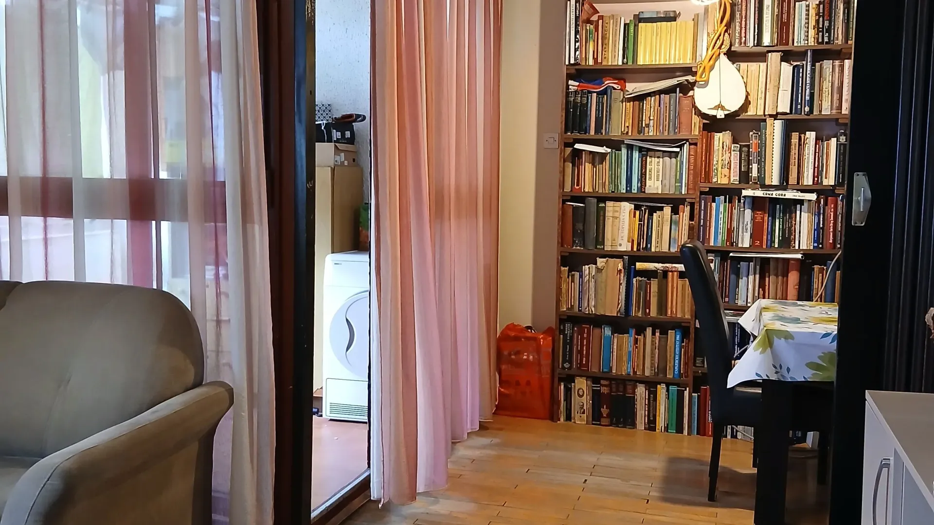 Prodaja, dvosoban stan, 77m², Blok 5, Podgorica