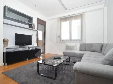 Rent, one bedroom apartment, 60m², Stari Aerodrom, Podgorica - image 2