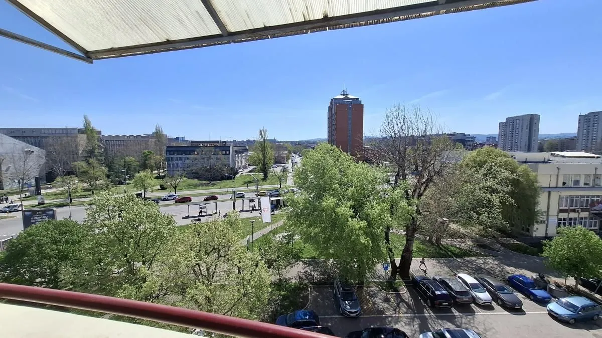Prodaja, četvorosoban stan, 100m², Centar, Novi Sad