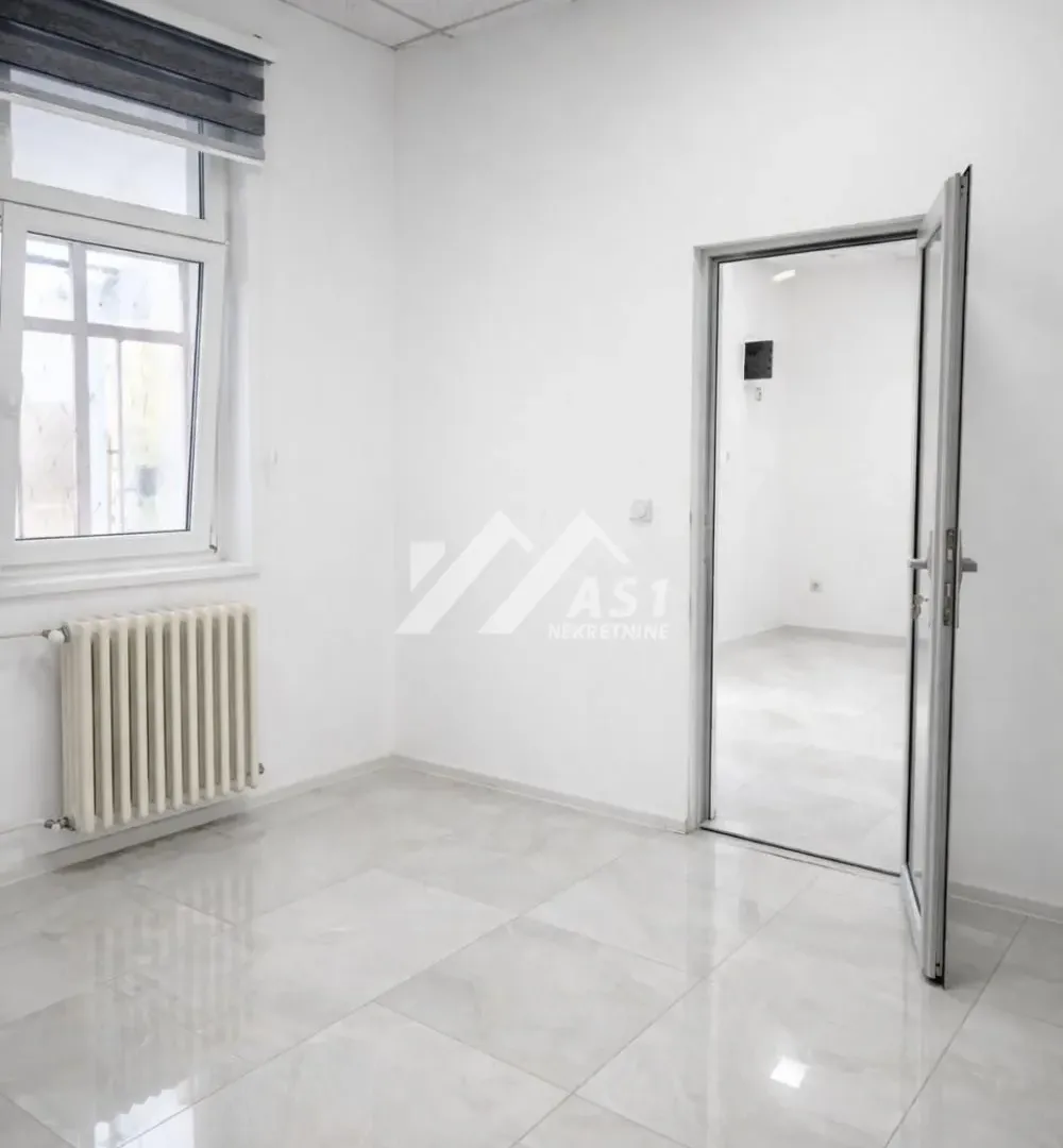 Rent, office space, 275m², Centar, Novi Sad