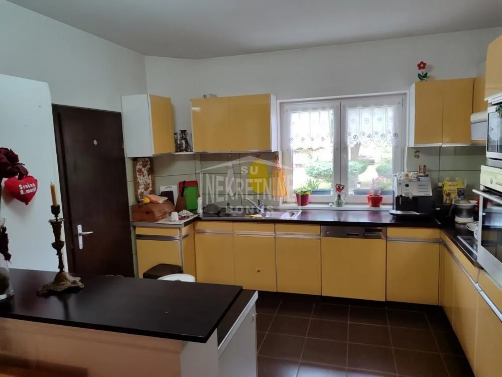Prodaja, kuća, 232m², Makova Sedmica, Subotica